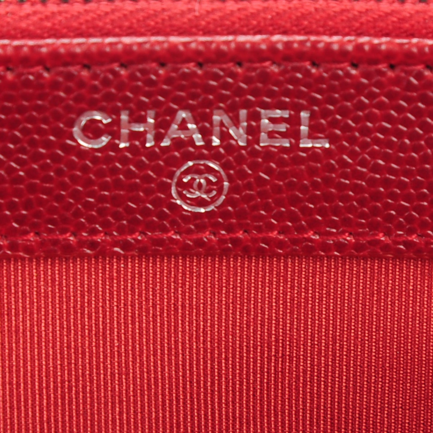 Caviar Quilted Small Clutch With Chain Red