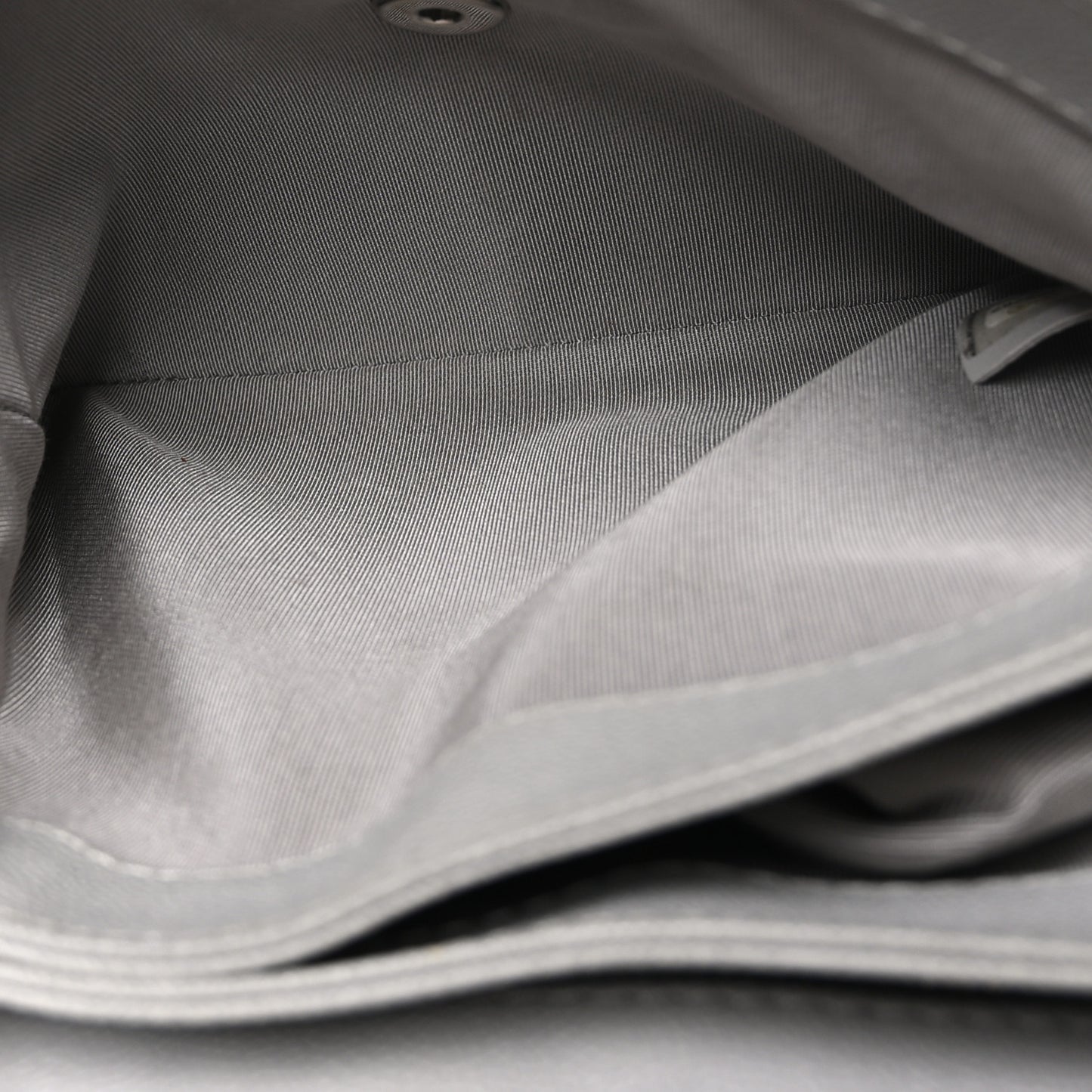 Caviar Quilted Medium Urban Companion Flap Grey