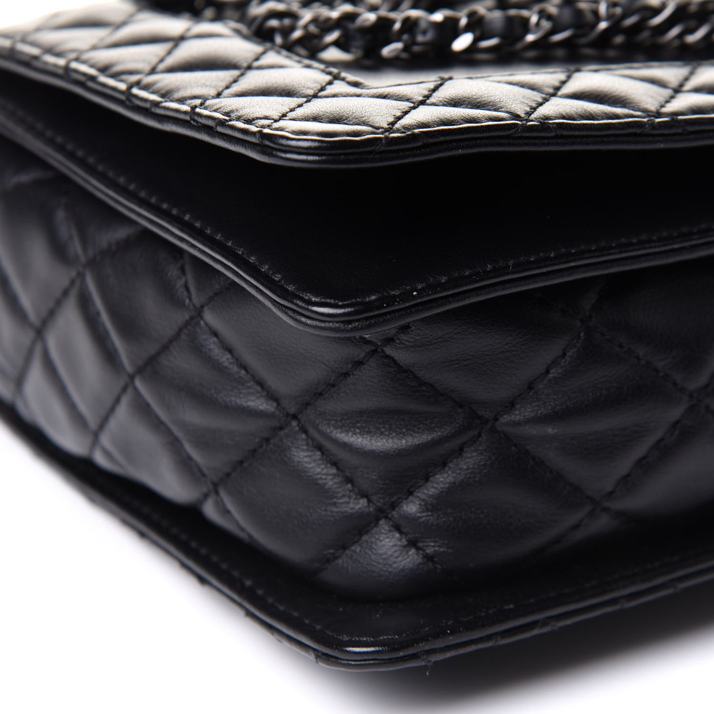 Calfskin Enchained New Medium Boy Flap Black
