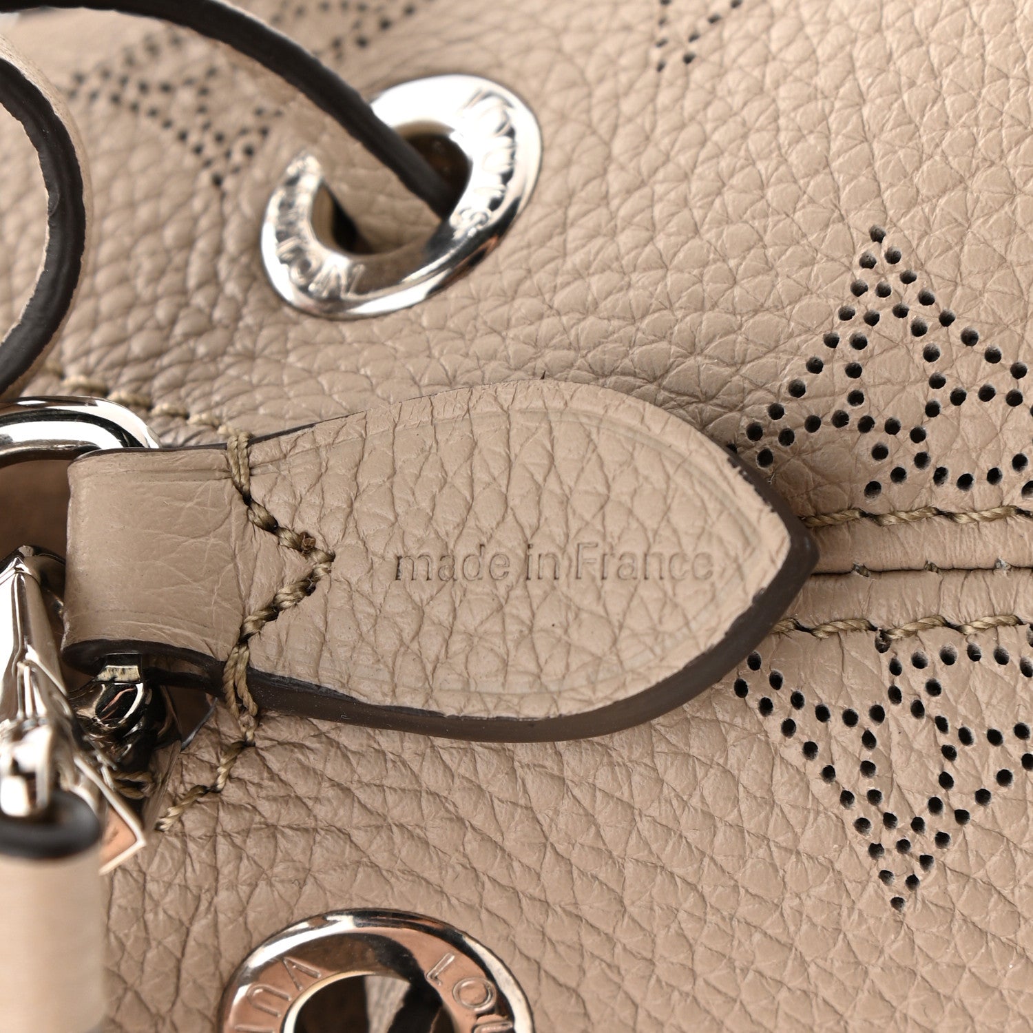Louis Vuitton Mahina Bella Galet 7 of 11