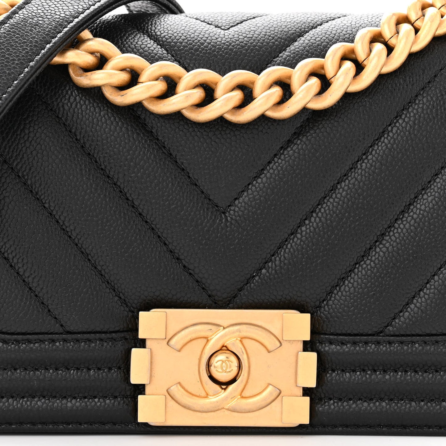 Caviar Chevron Quilted Small Boy Flap Black