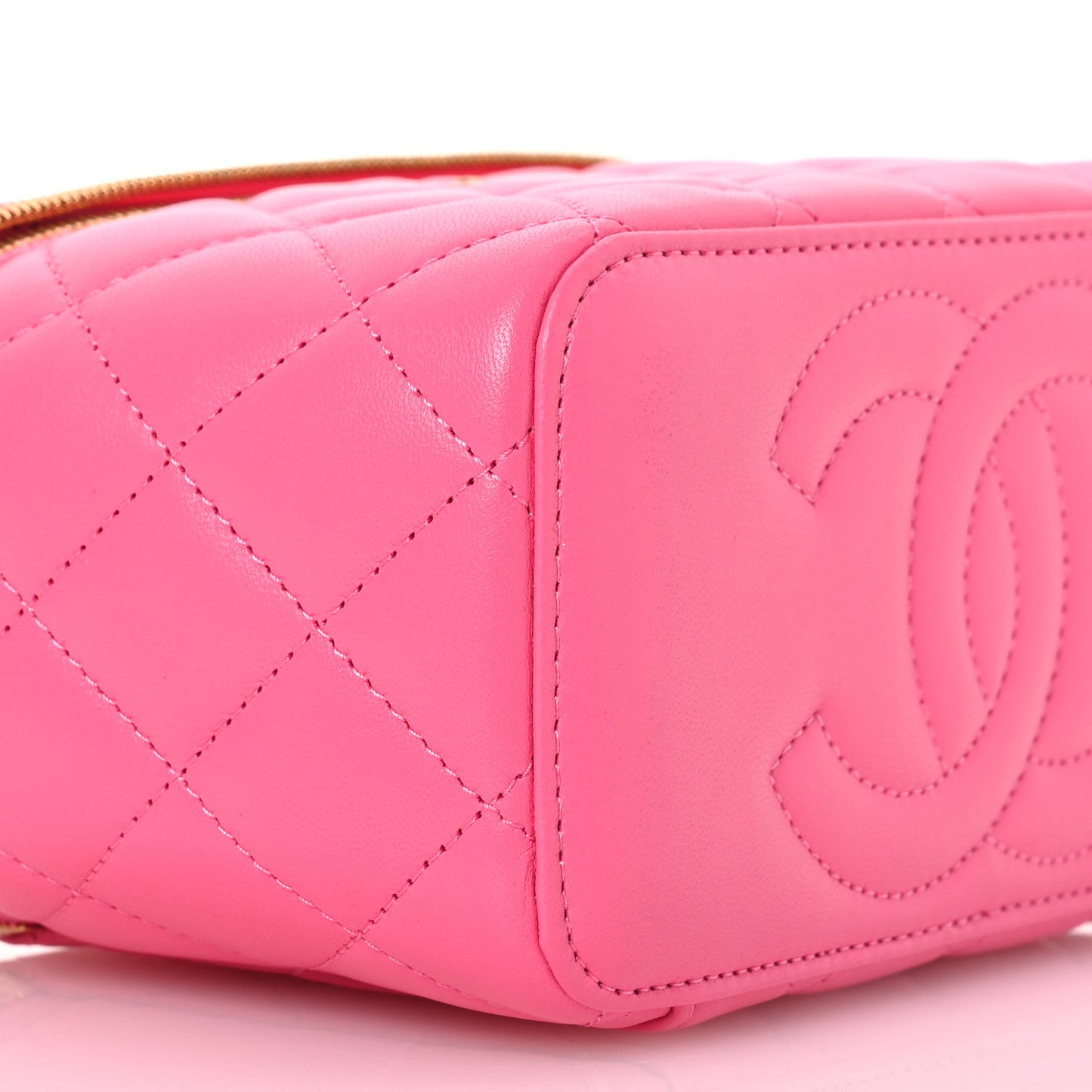 Lambskin Enamel Quilted Small Coco Hearts Vanity Case With Chain Pink