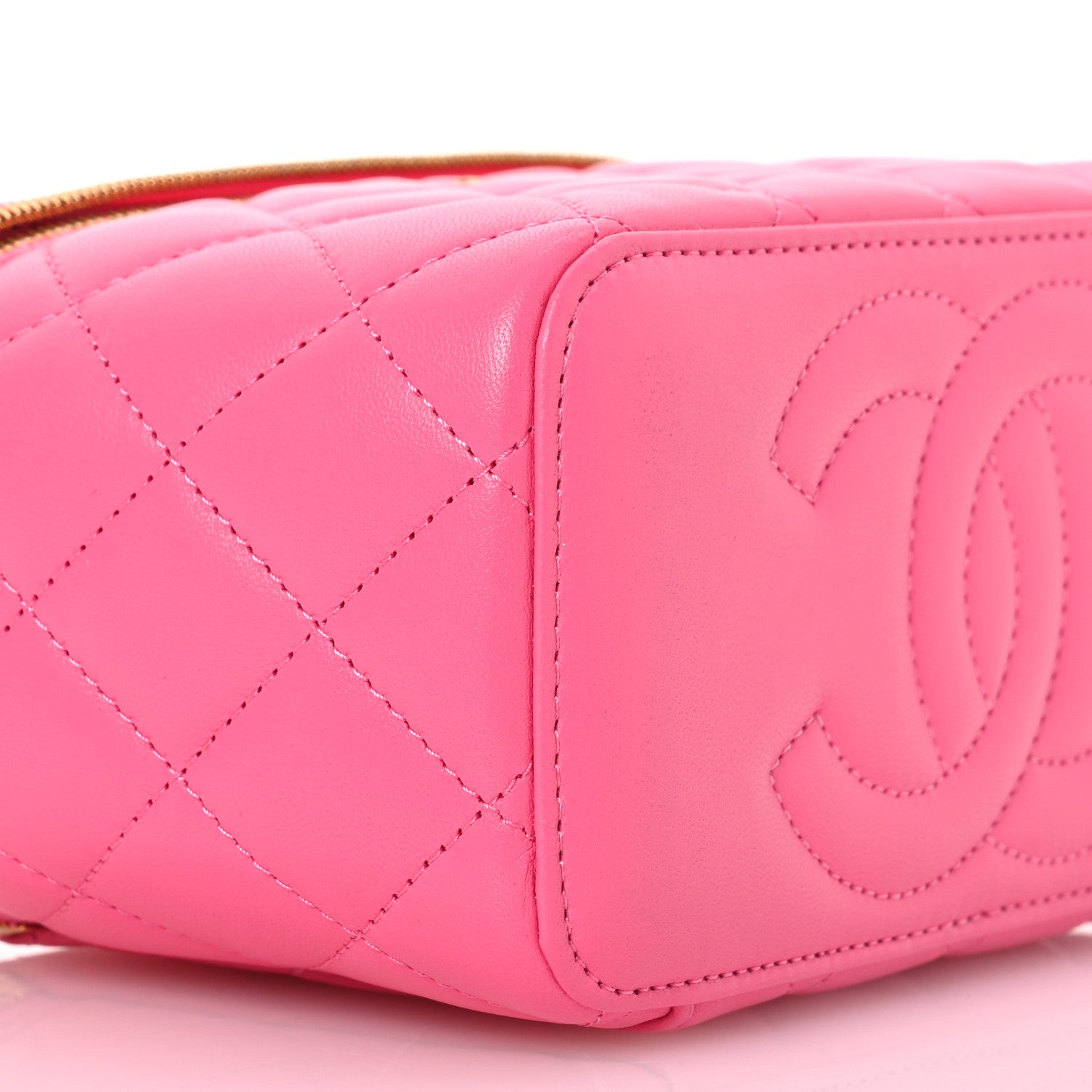 Chanel Lambskin Enamel Quilted Small Coco Hearts Vanity Case With Chain Pink 9 of 12