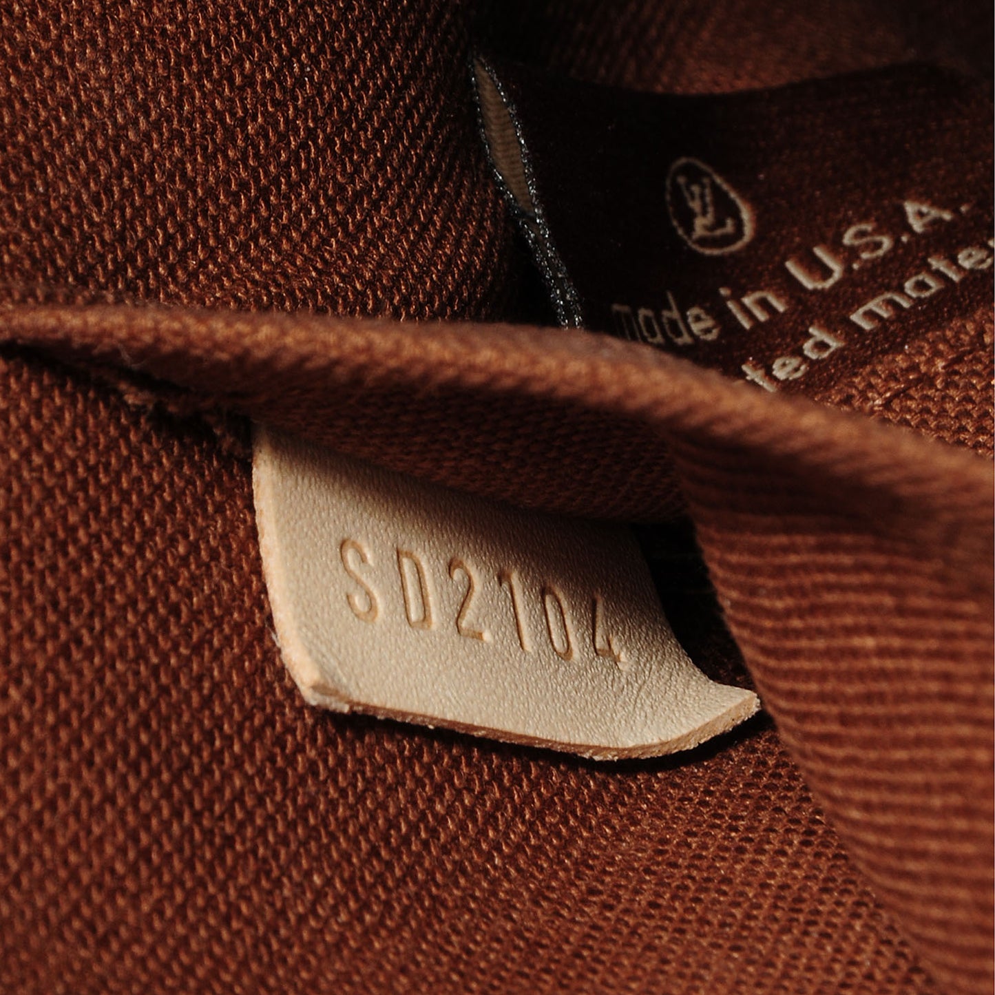 Monogram Alma BB