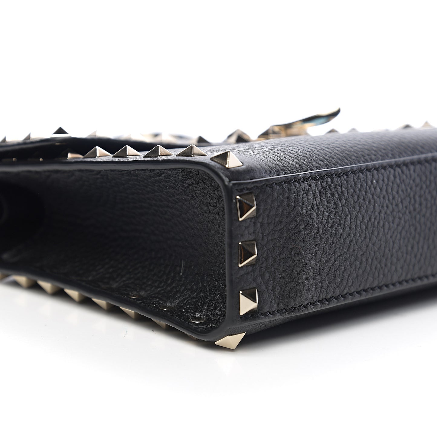 Pebbled Calfskin Medium Rockstud Flip Lock Crossbody Bag Black
