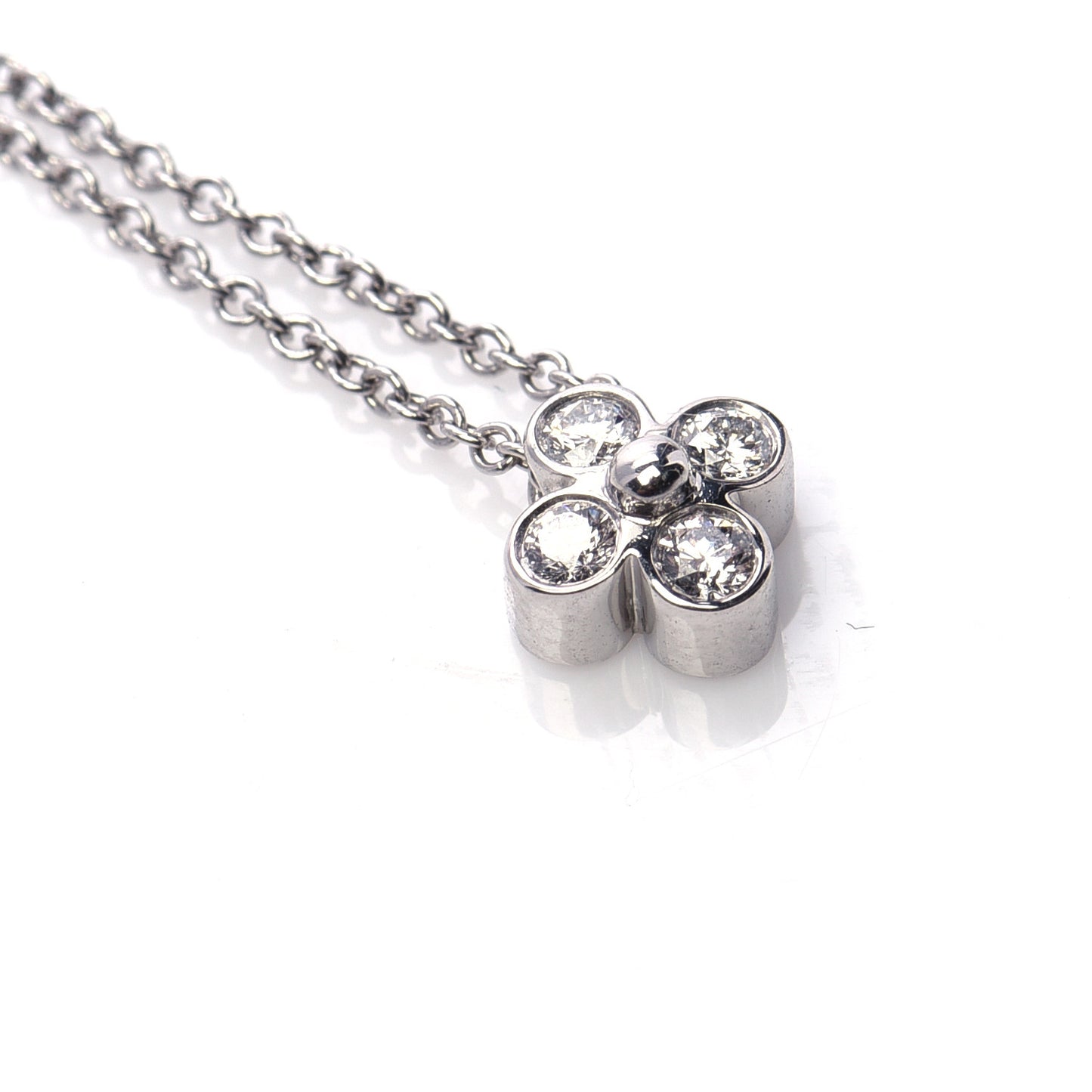 Platinum Diamond .10ctw Flower Pendant Necklace