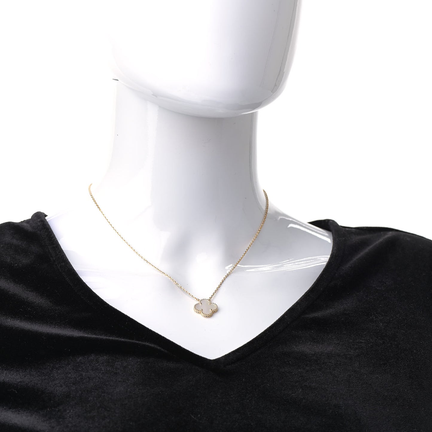 18K Yellow Gold Mother of Pearl Vintage Alhambra Pendant Necklace