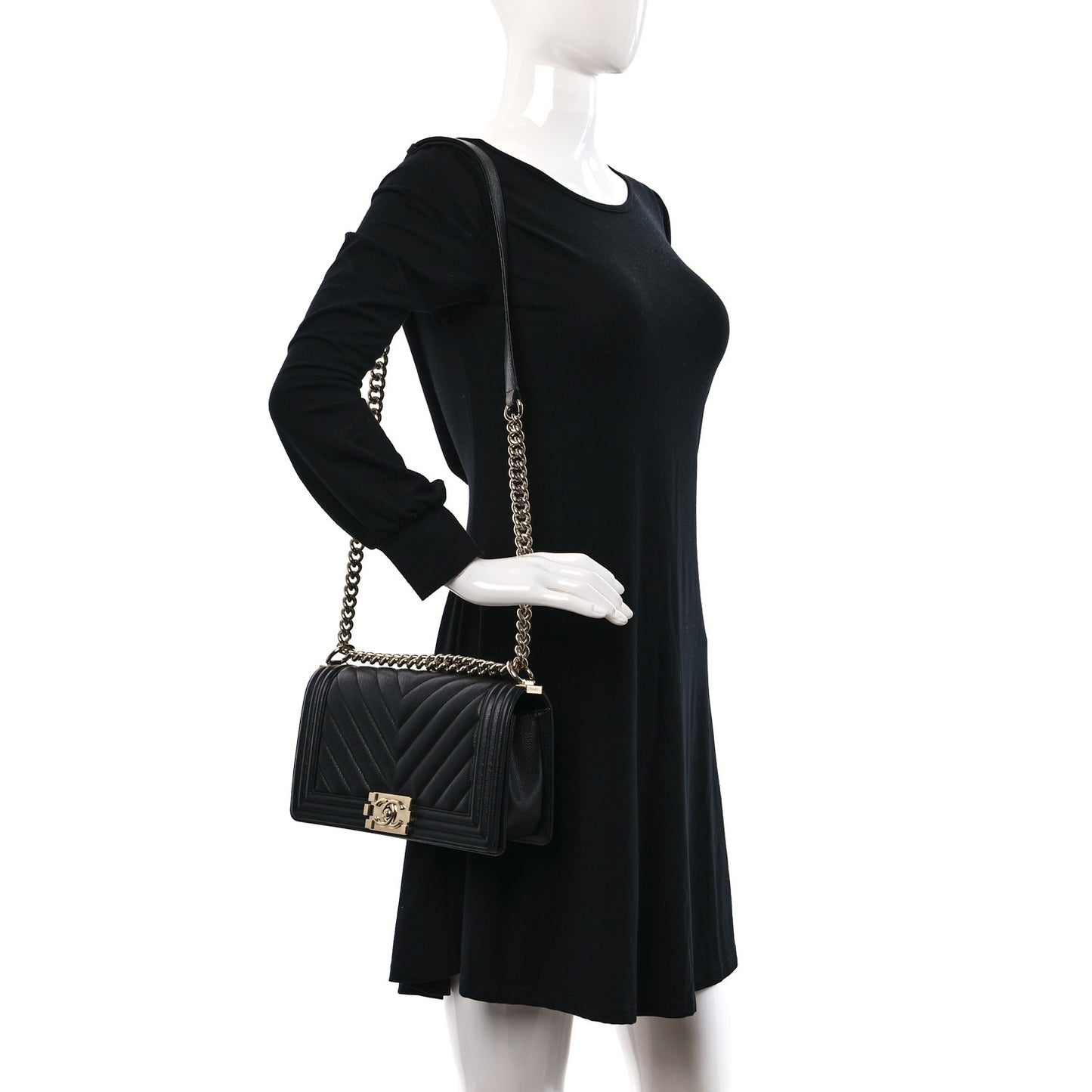 Caviar Chevron Quilted Medium Boy Flap Black