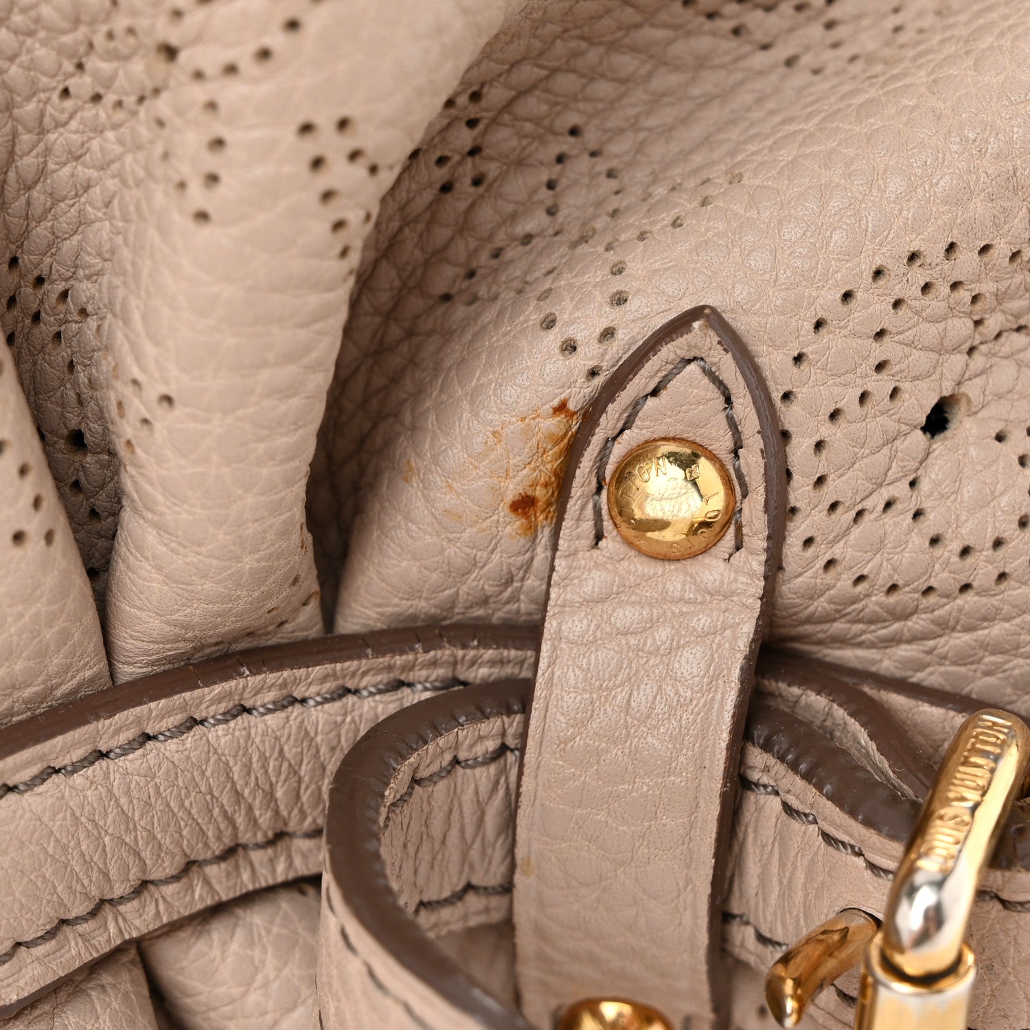 Louis Vuitton Mahina L Coquille 13 of 13