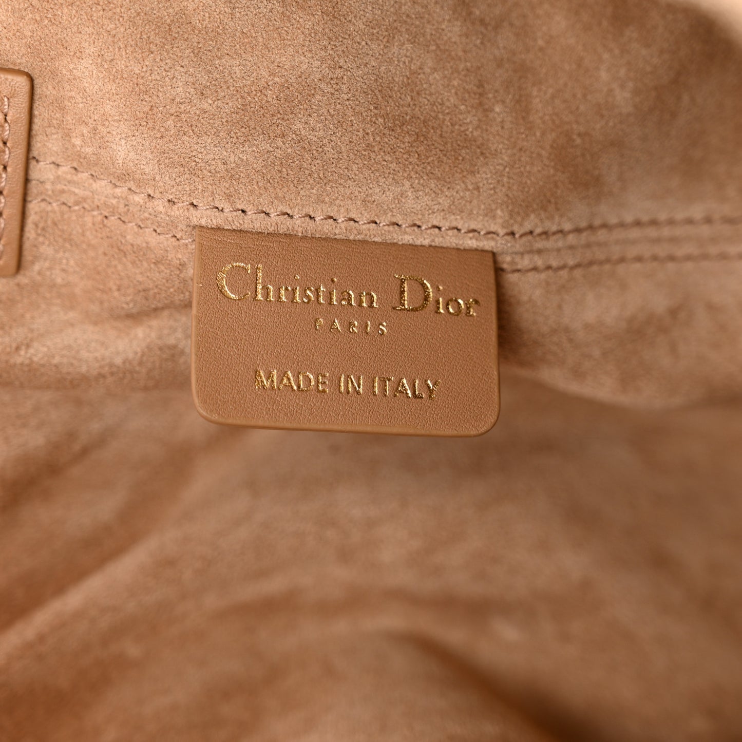 Calfskin Macrocannage Medium Toujours Tan