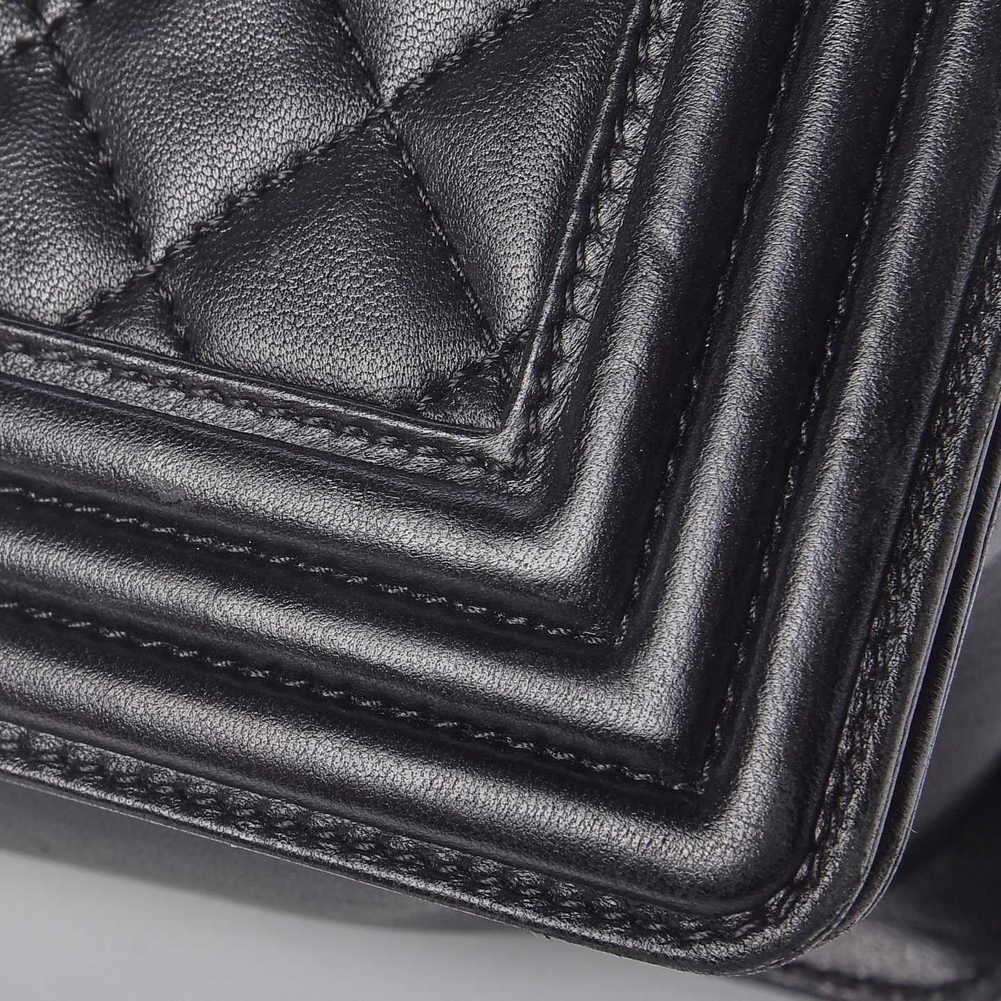 Lambskin Quilted New Medium Boy Flap Black