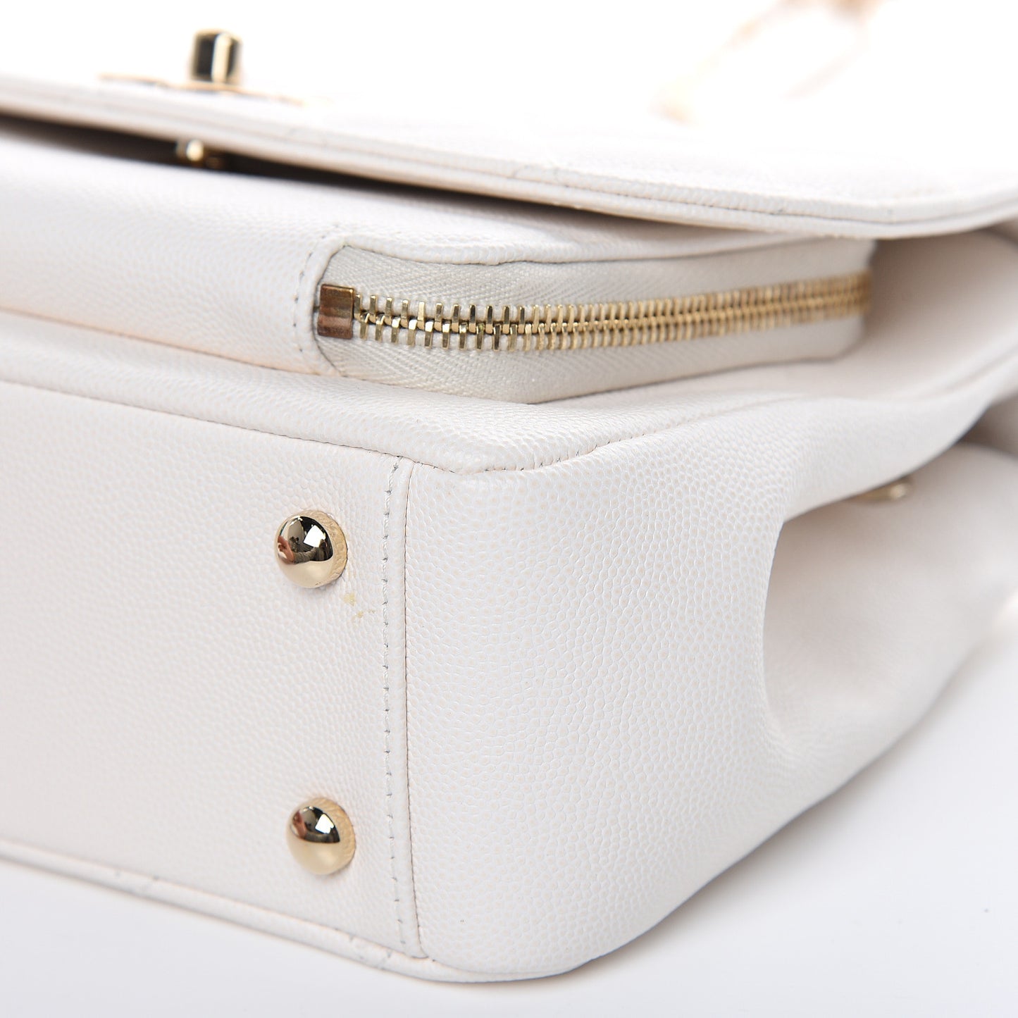 Caviar Quilted Medium Business Affinity Flap White