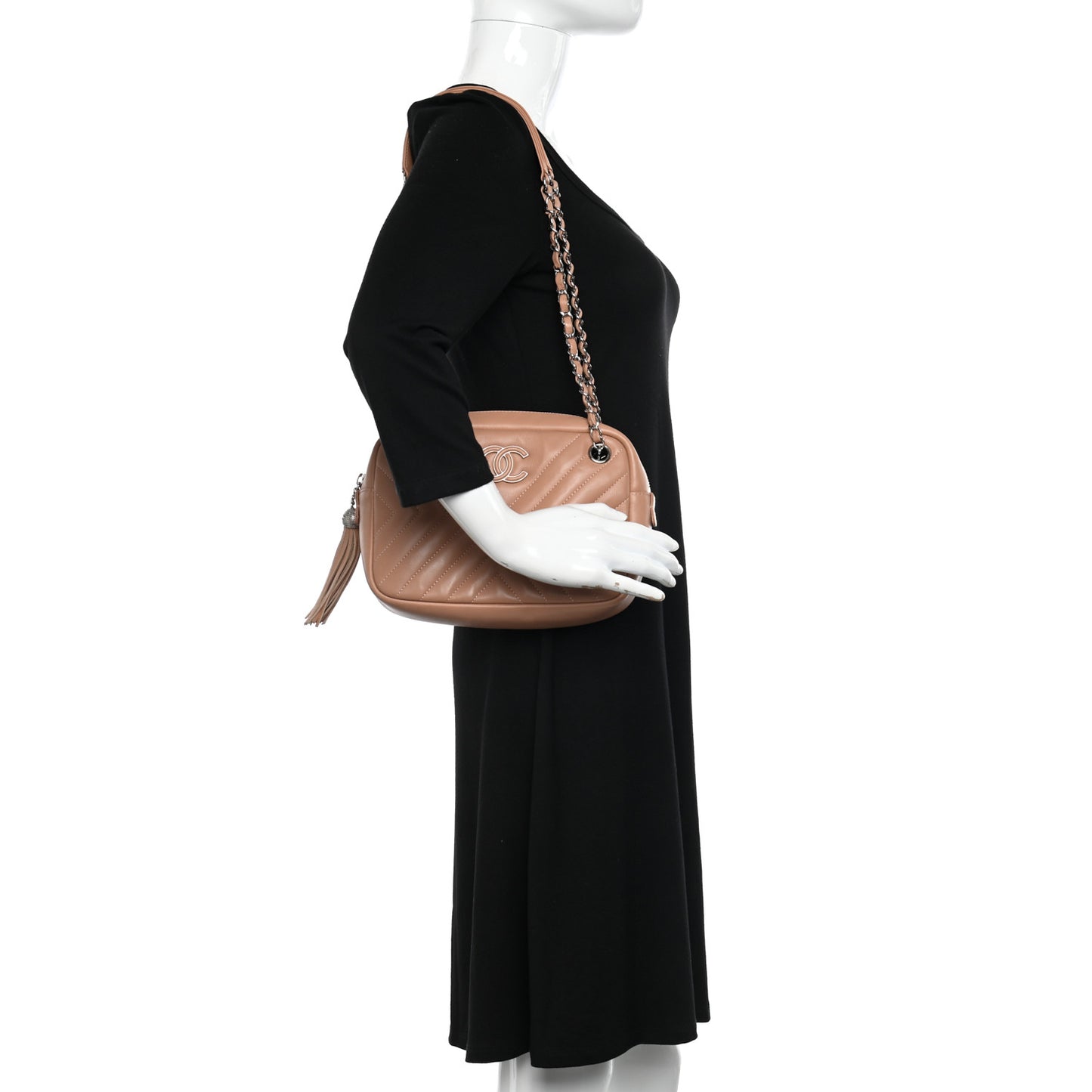 Lambskin Diagonal Chevron Quilted Tassel Camera Case Case Beige