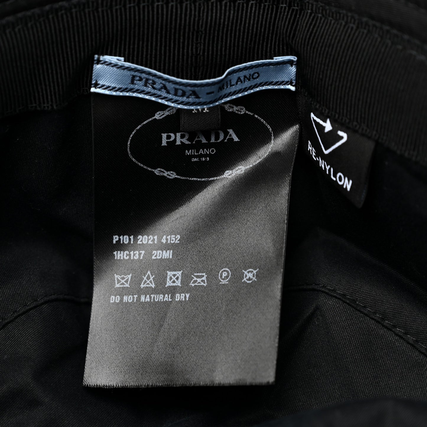 Re-Nylon Metal Triangle Logo Womens Bucket Hat M Black