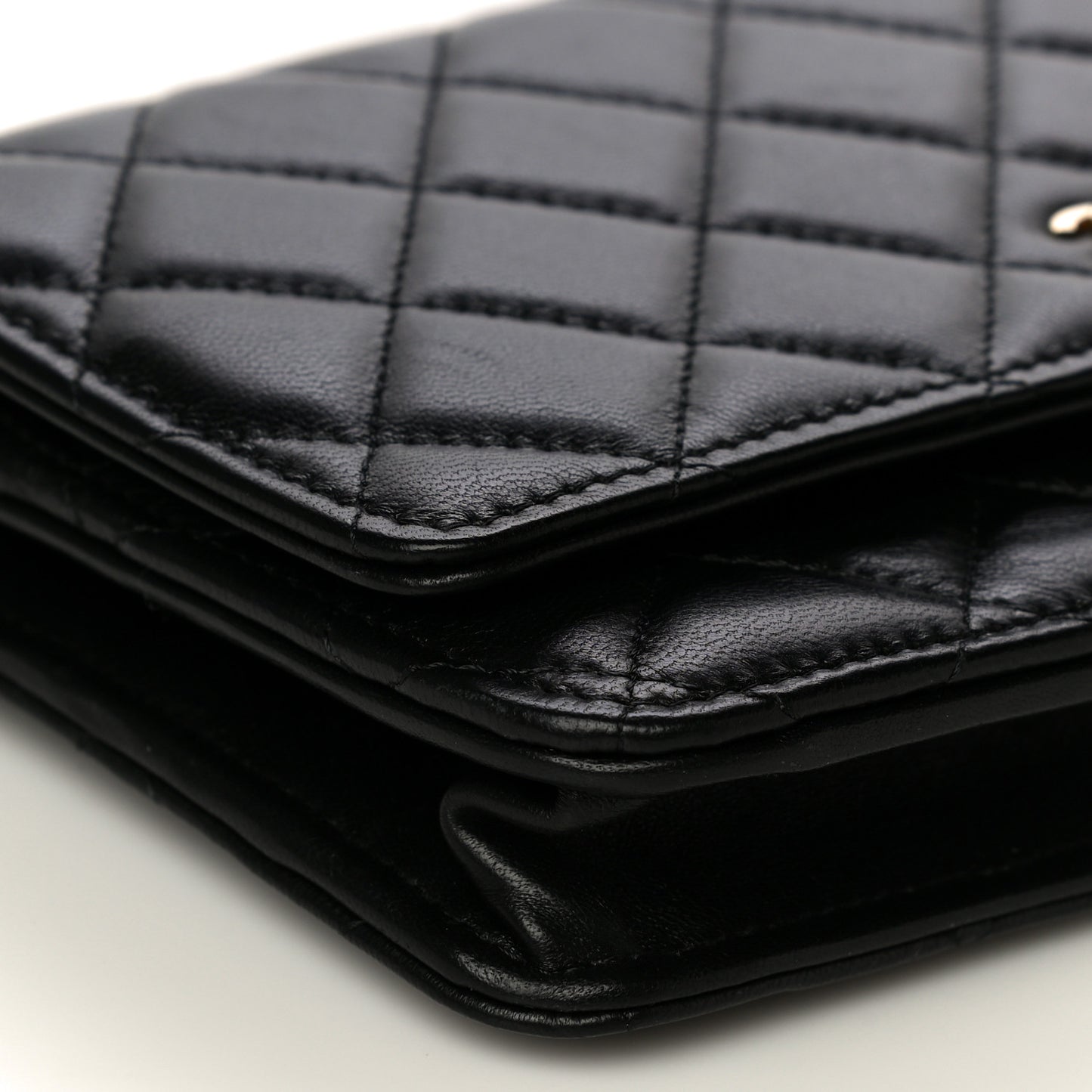 Lambskin Quilted Wallet On Chain WOC Black