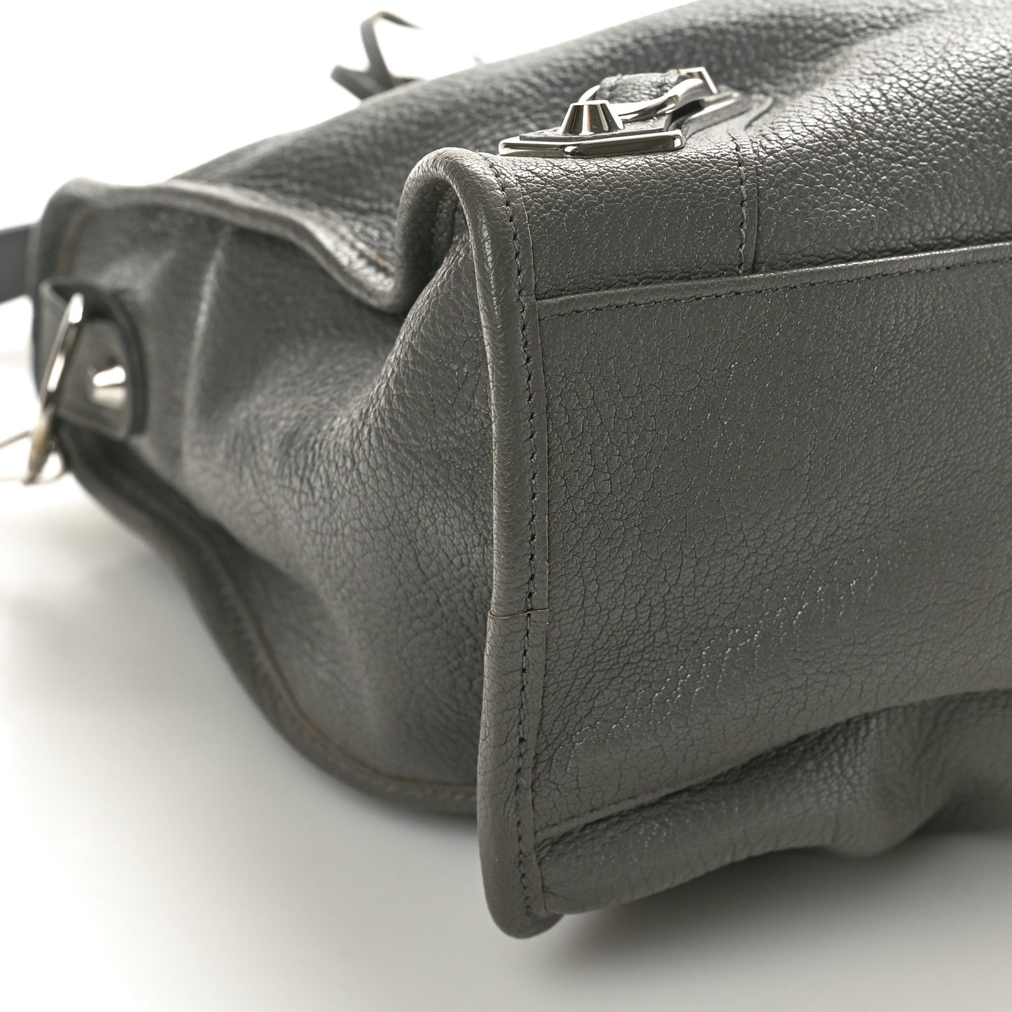 Chevre Silver Metallic Edge Hardware City Gris Acier