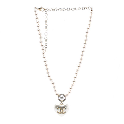 Chanel Pearl Crystal CC Heart Short Necklace Pearly White Gold 3 of 7