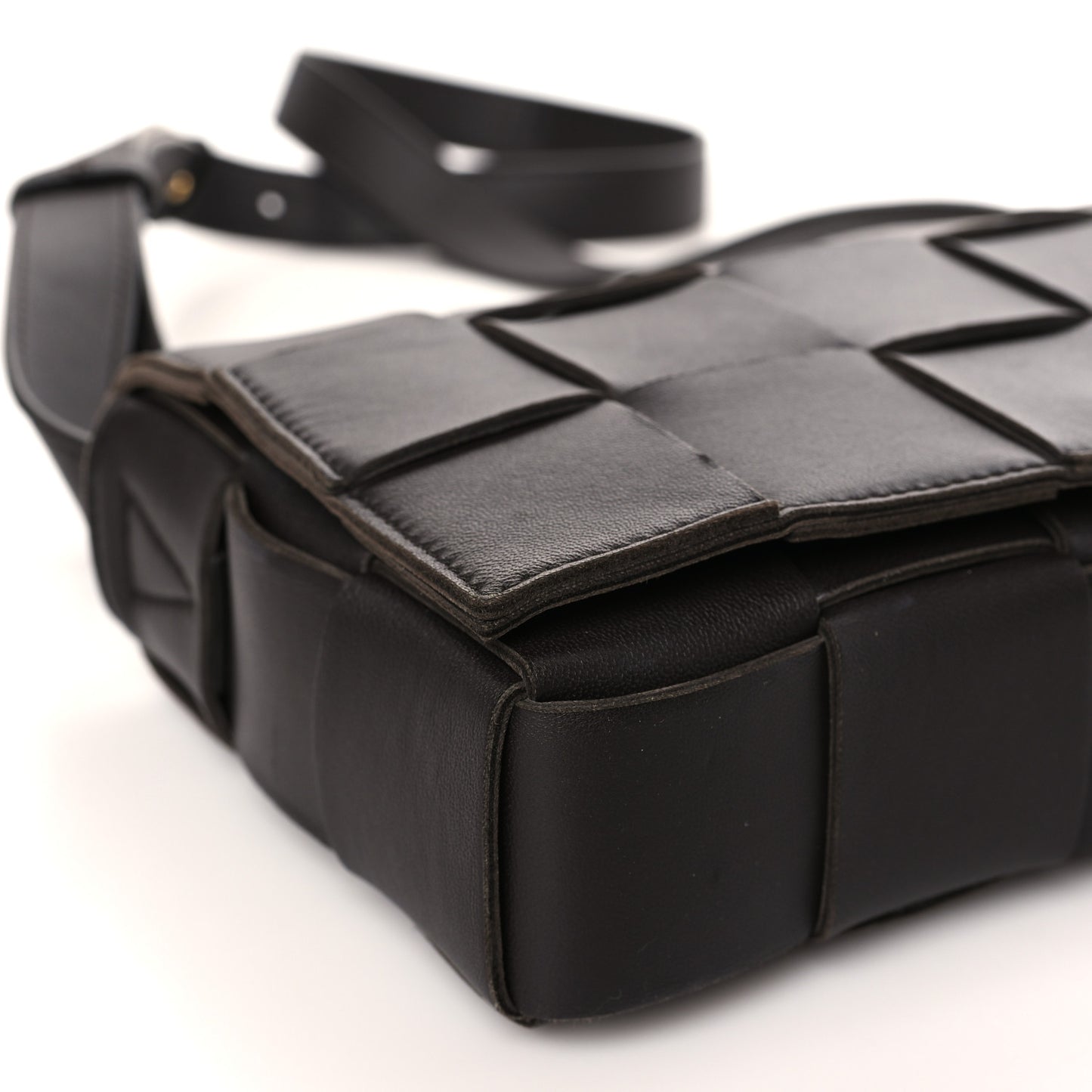 Lambskin Maxi Intrecciato Cassette Crossbody Bag Fondant