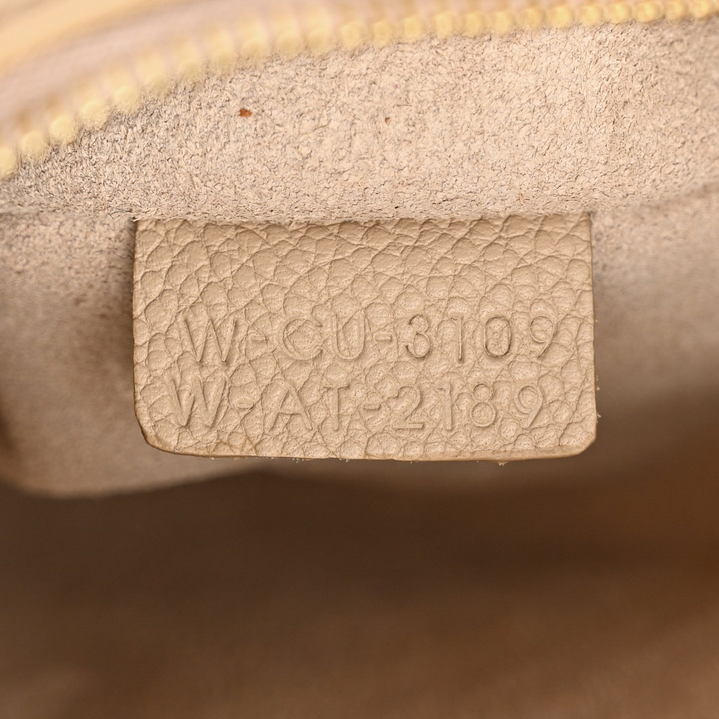 Soft Grained Calfskin Medium Belt Cabas Phantom Beige