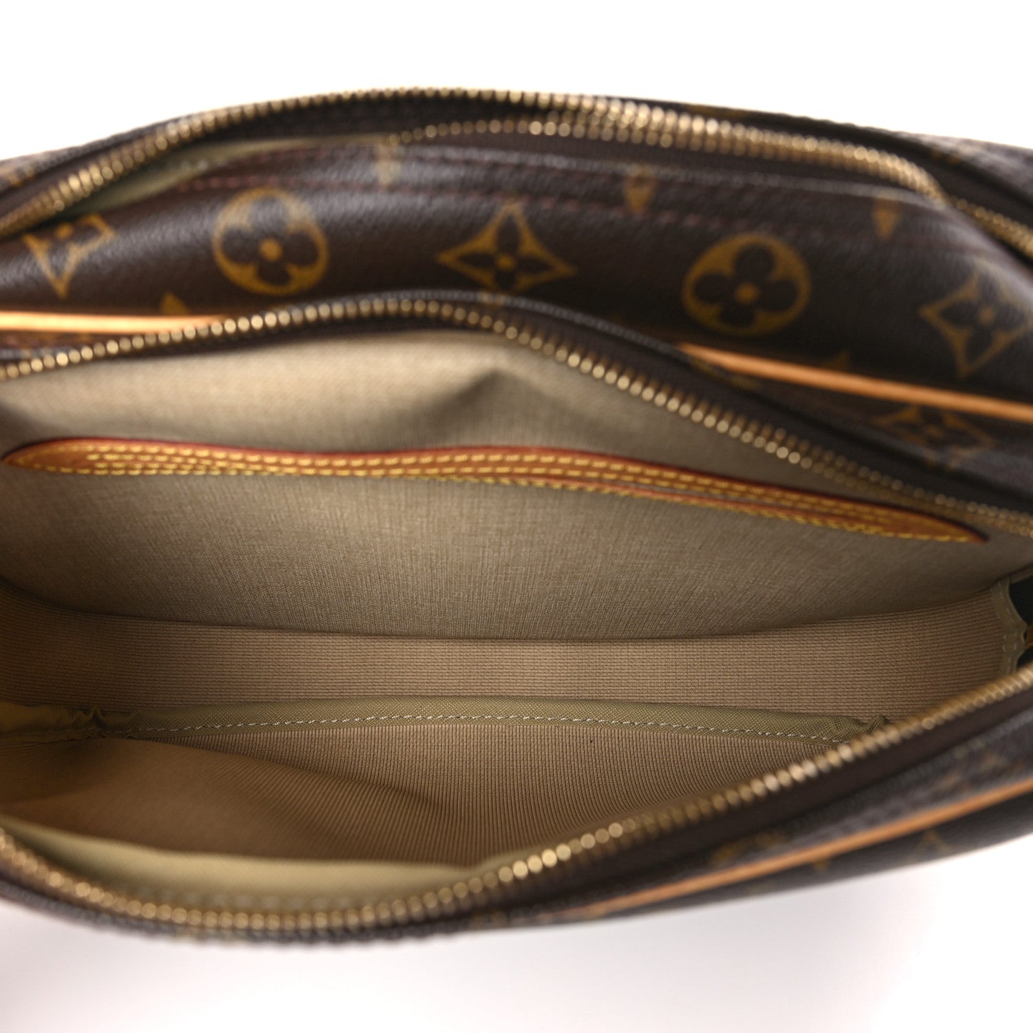 Louis Vuitton Monogram Reporter PM 6 of 10