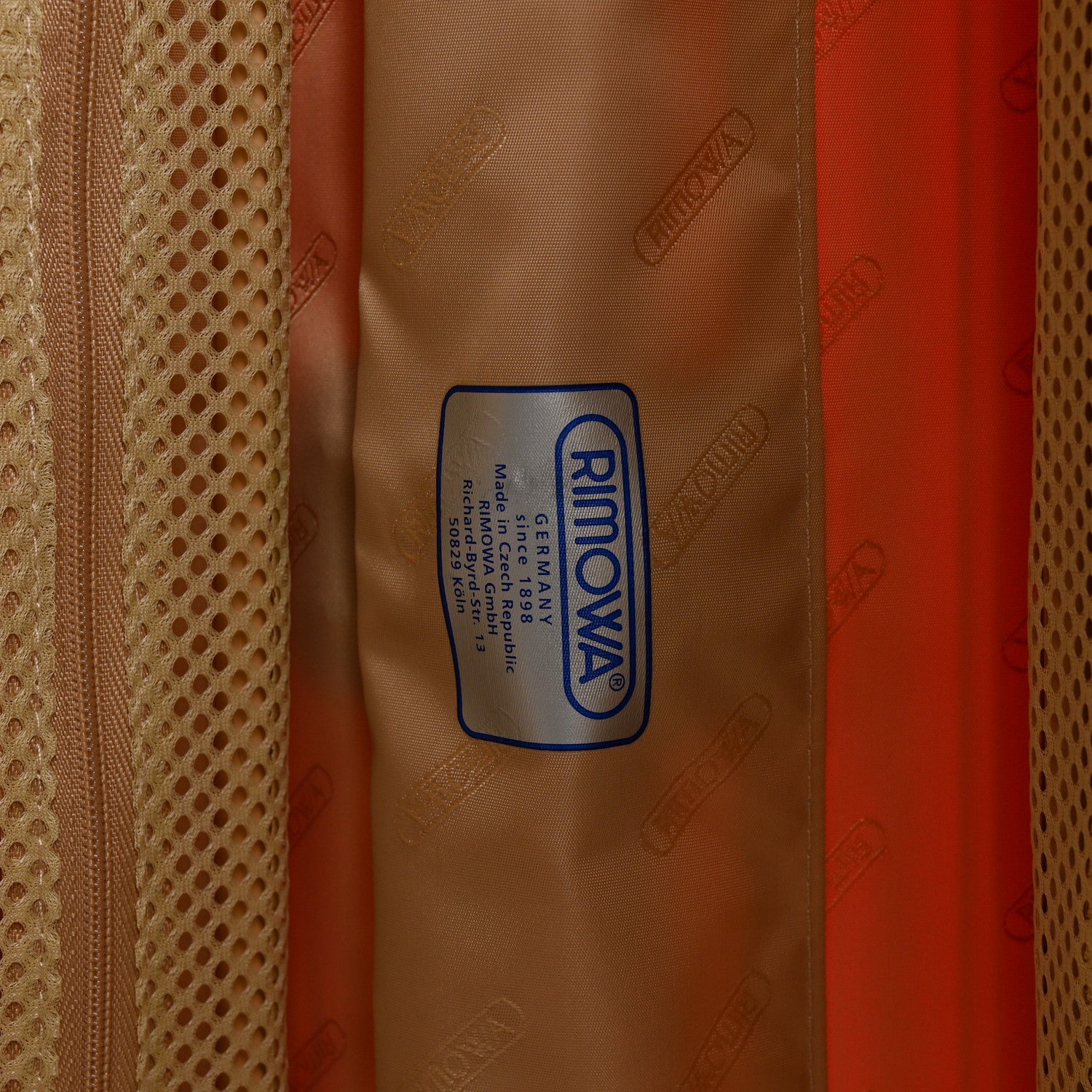 Rimowa Polycarbonate Salsa Deluxe Hybrid Cabin 53 Orient Red