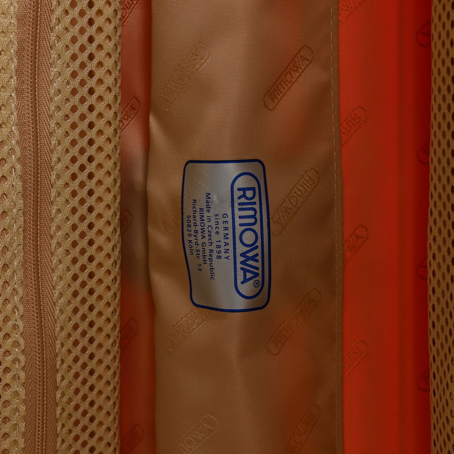 Polycarbonate Salsa Deluxe Hybrid Cabin 53 Orient Red