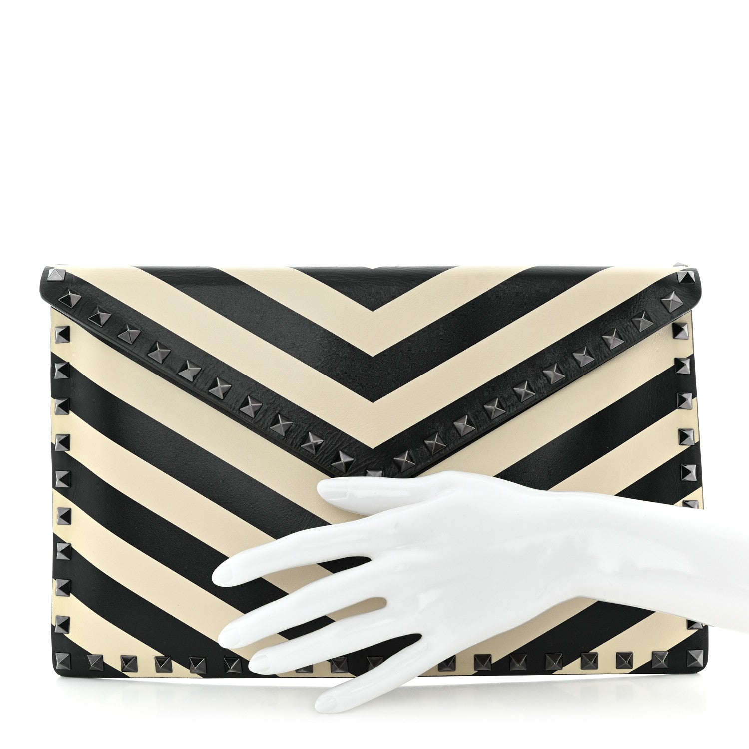 Valentino Garavani Vitello Chevron Rockstud Rolling Envelope Clutch Light Ivory Black 2 of 6
