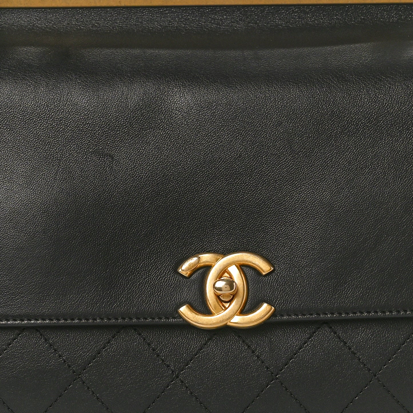 Lambskin Stitched Medium Coco Luxe Handle Flap Black