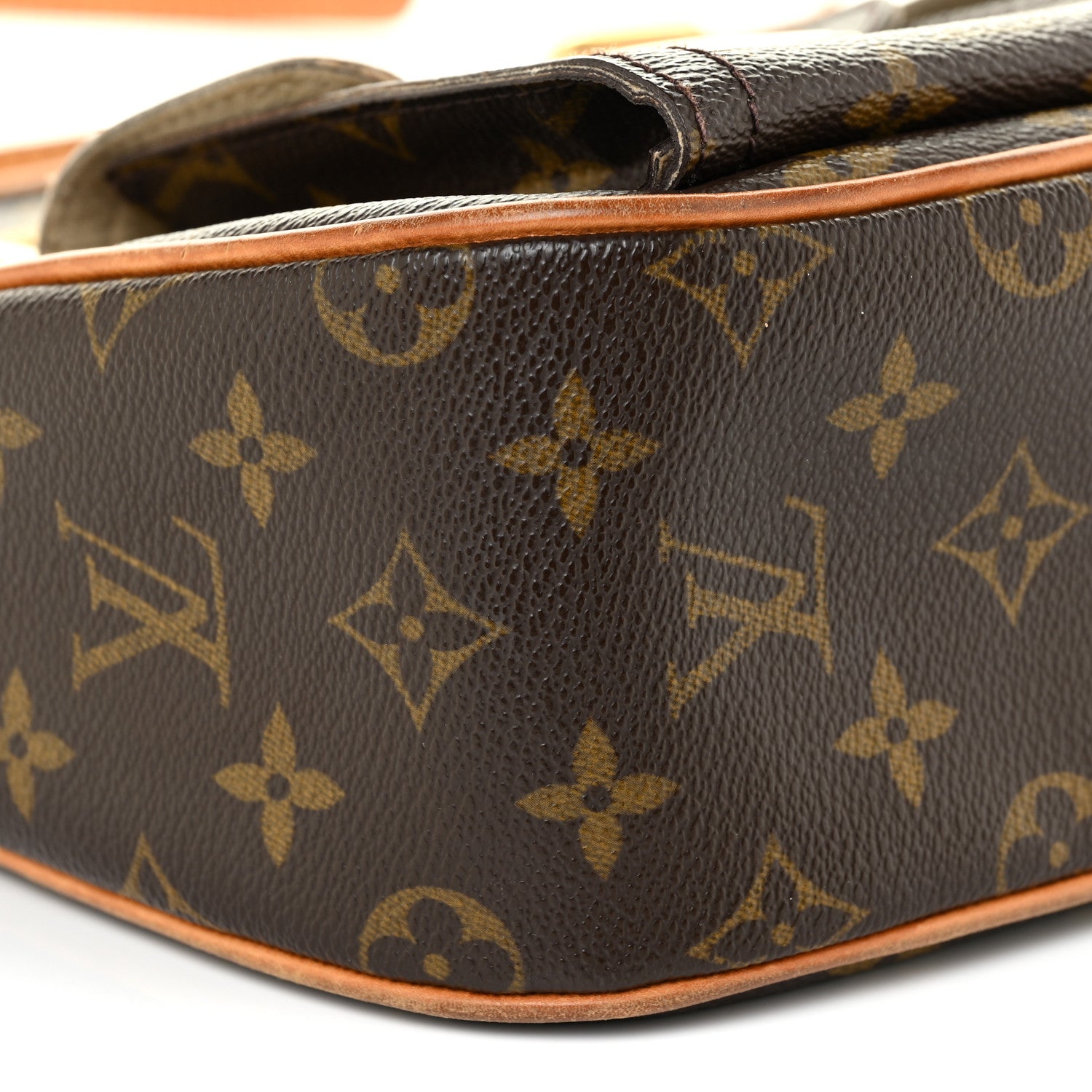 Louis Vuitton Monogram Hudson GM 8 of 26