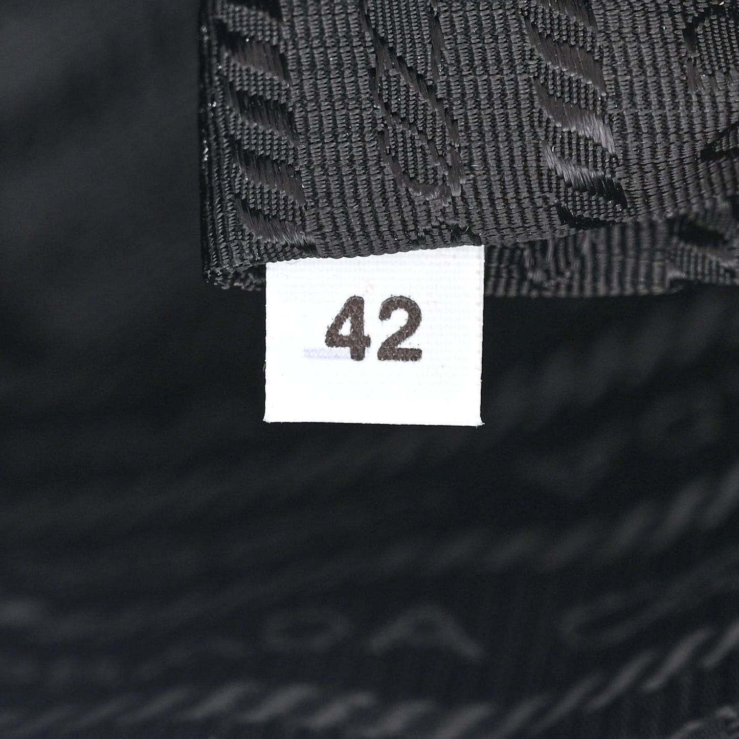 Re-Nylon Vela Pouch Black