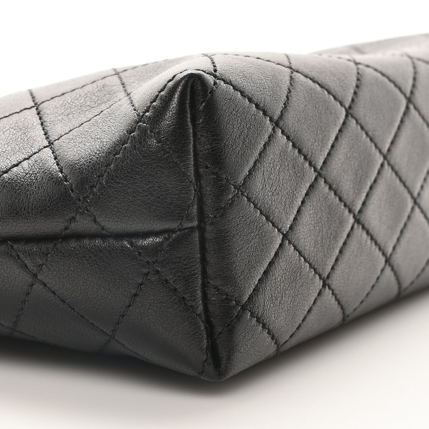 Lambskin Quilted Gaby Cosmetic Pouch Black
