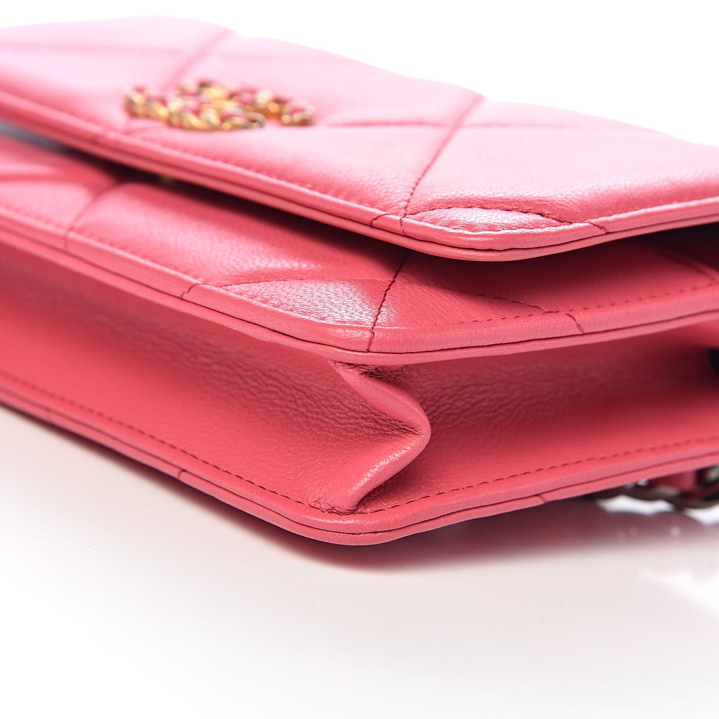 Lambskin Quilted 19 Wallet On Chain WOC Pink