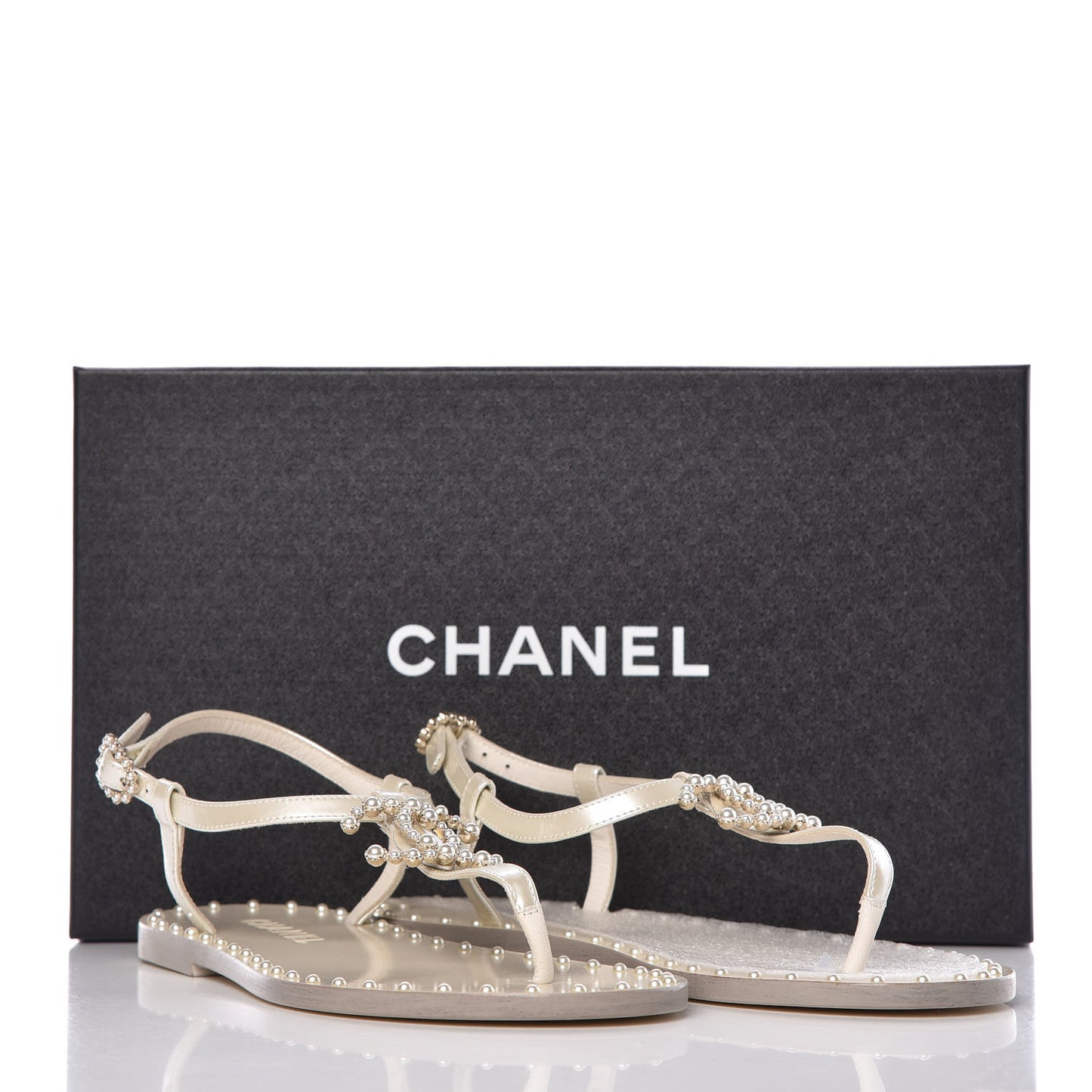 Patent Pearl CC Thong Sandals 35.5 Ivory