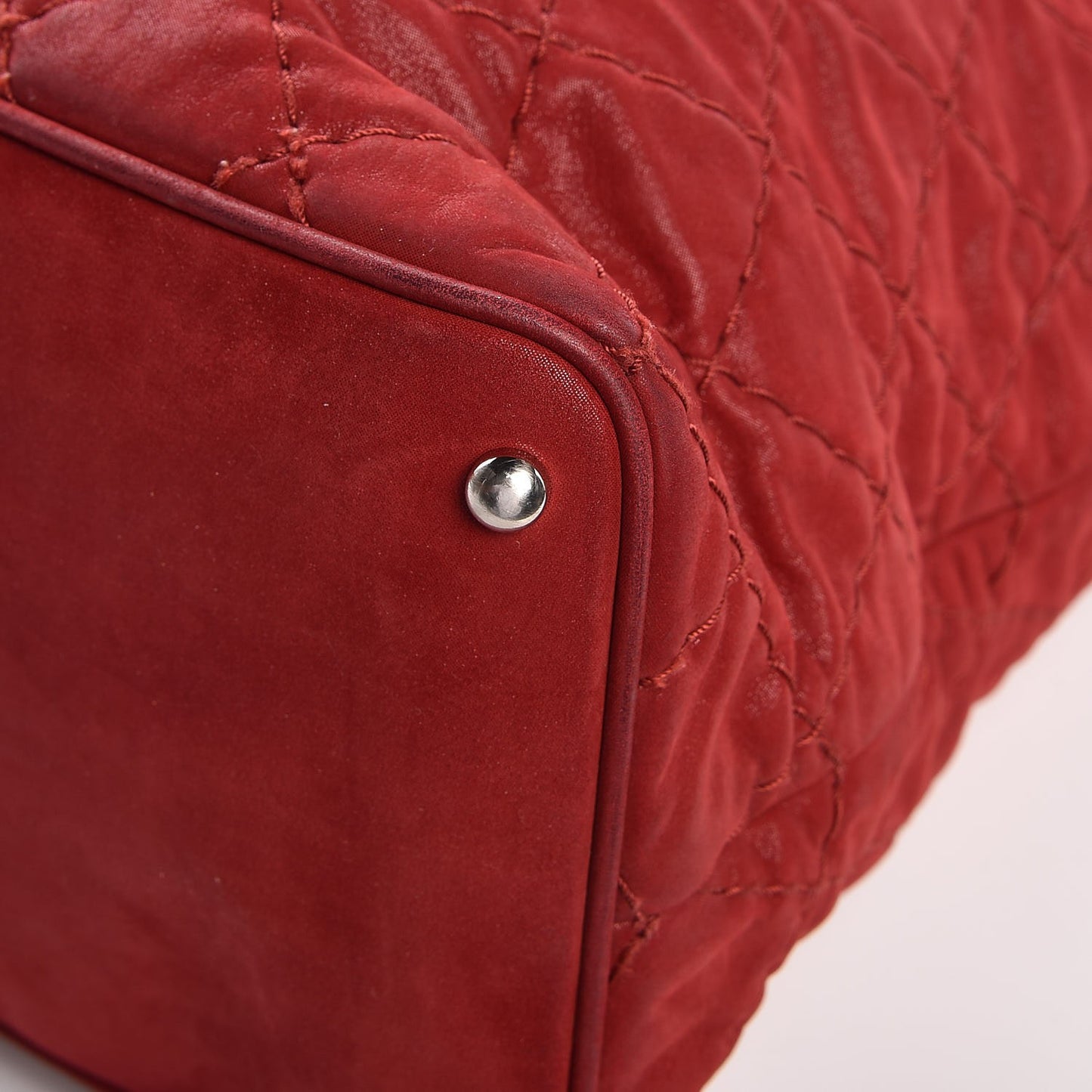 Iridescent Calfskin Quilted Large Sea Hit Tote Red