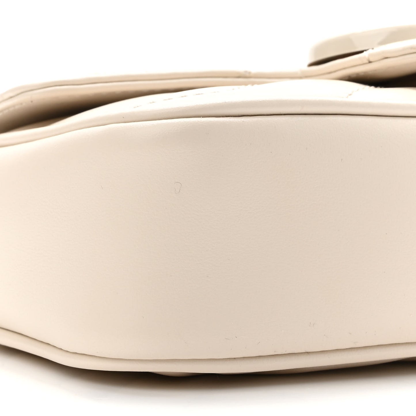 Calfskin Matelasse Monochrome GG Marmont Chain Belt Bag Mystic White