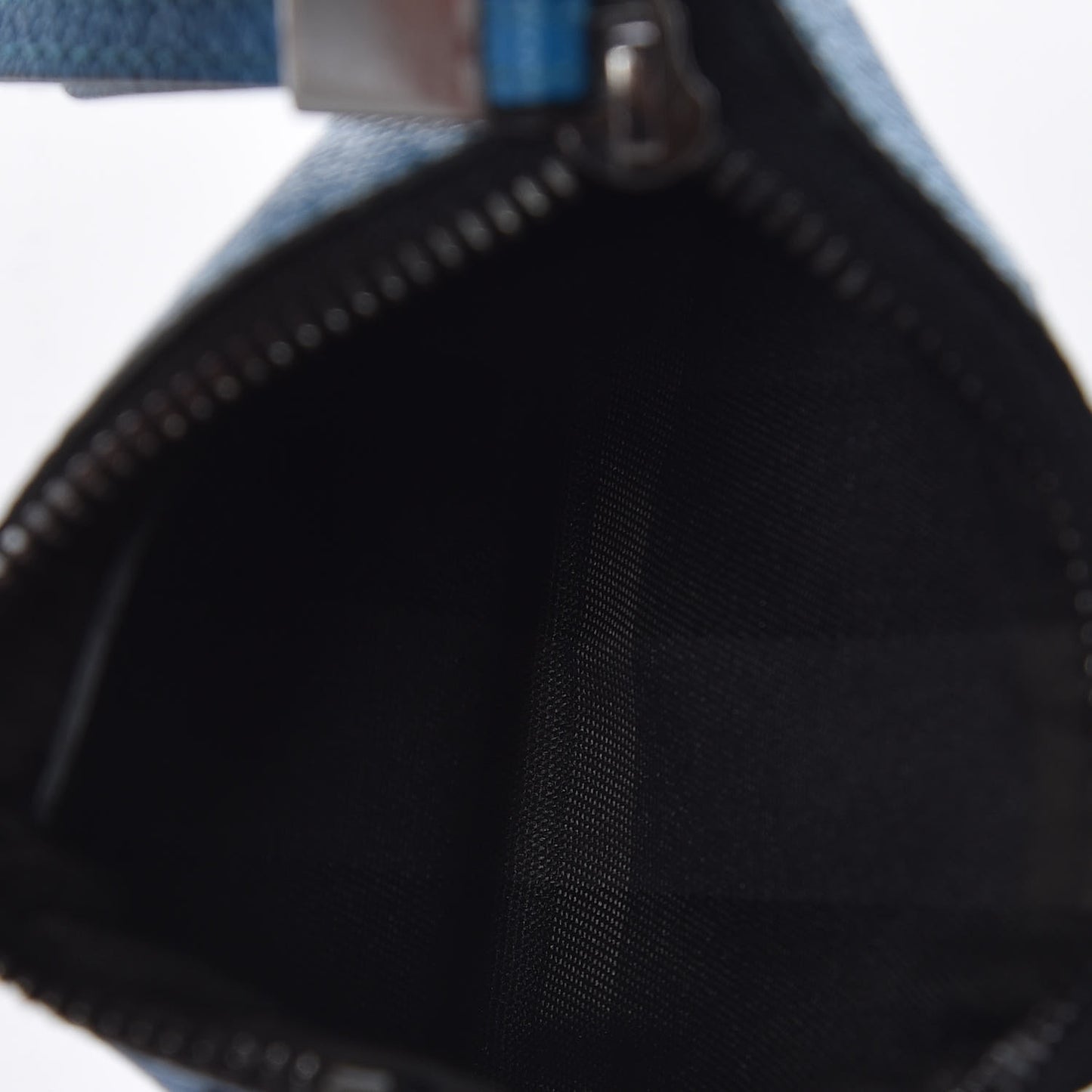 Grainy Calfskin Zip Card Case Blue