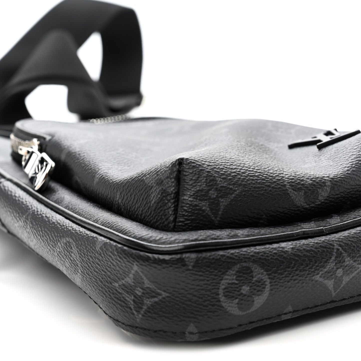 Monogram Eclipse Avenue Slingbag PM