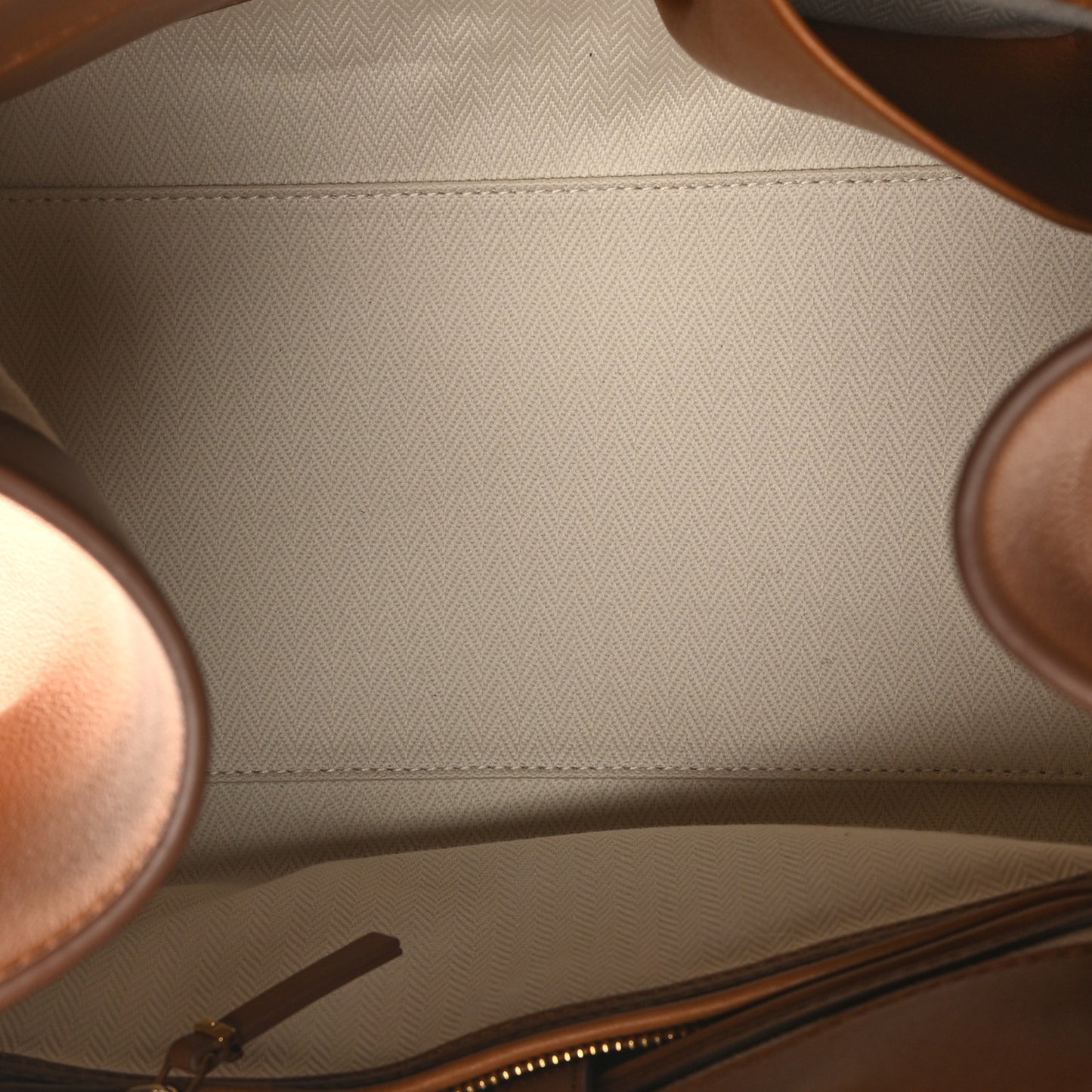Polished Saddle Calfskin Soft Margaux 12 Cuir