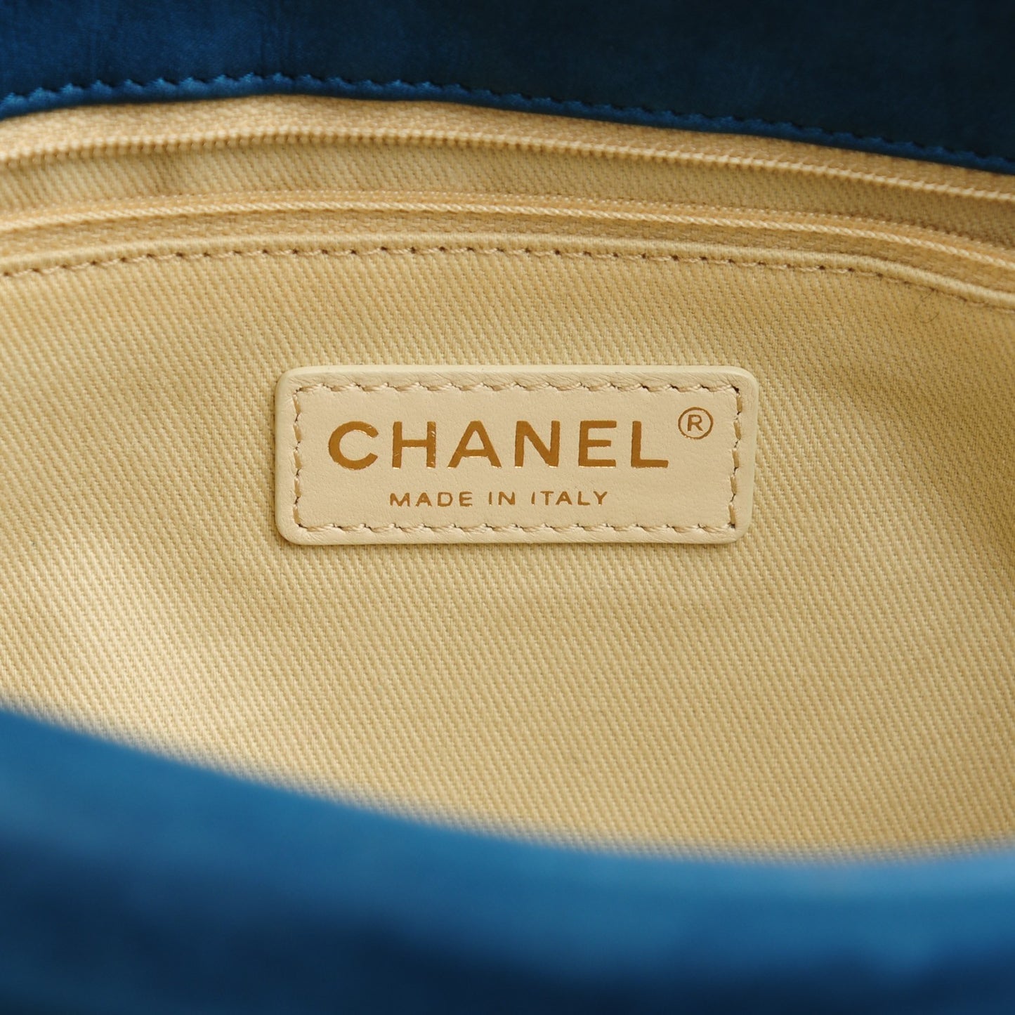 Iridescent Calfskin Large Chic Quilt Flap Blue