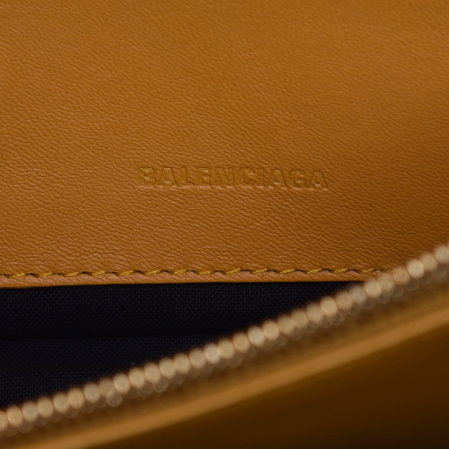 Velvet Logo Matelasse BB XS Reporter Bag Yellow