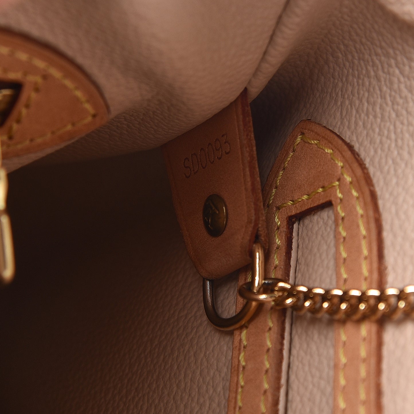 Monogram Petit Bucket 23