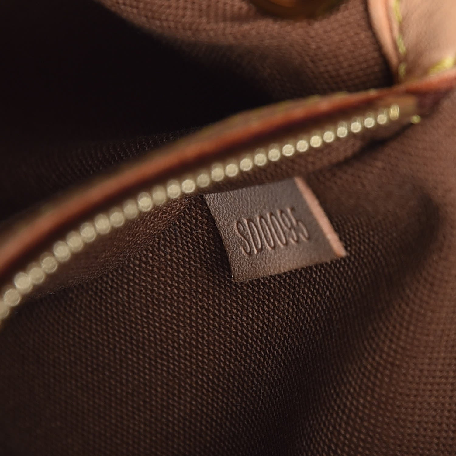 Louis Vuitton Monogram Batignolles Vertical 7 of 15