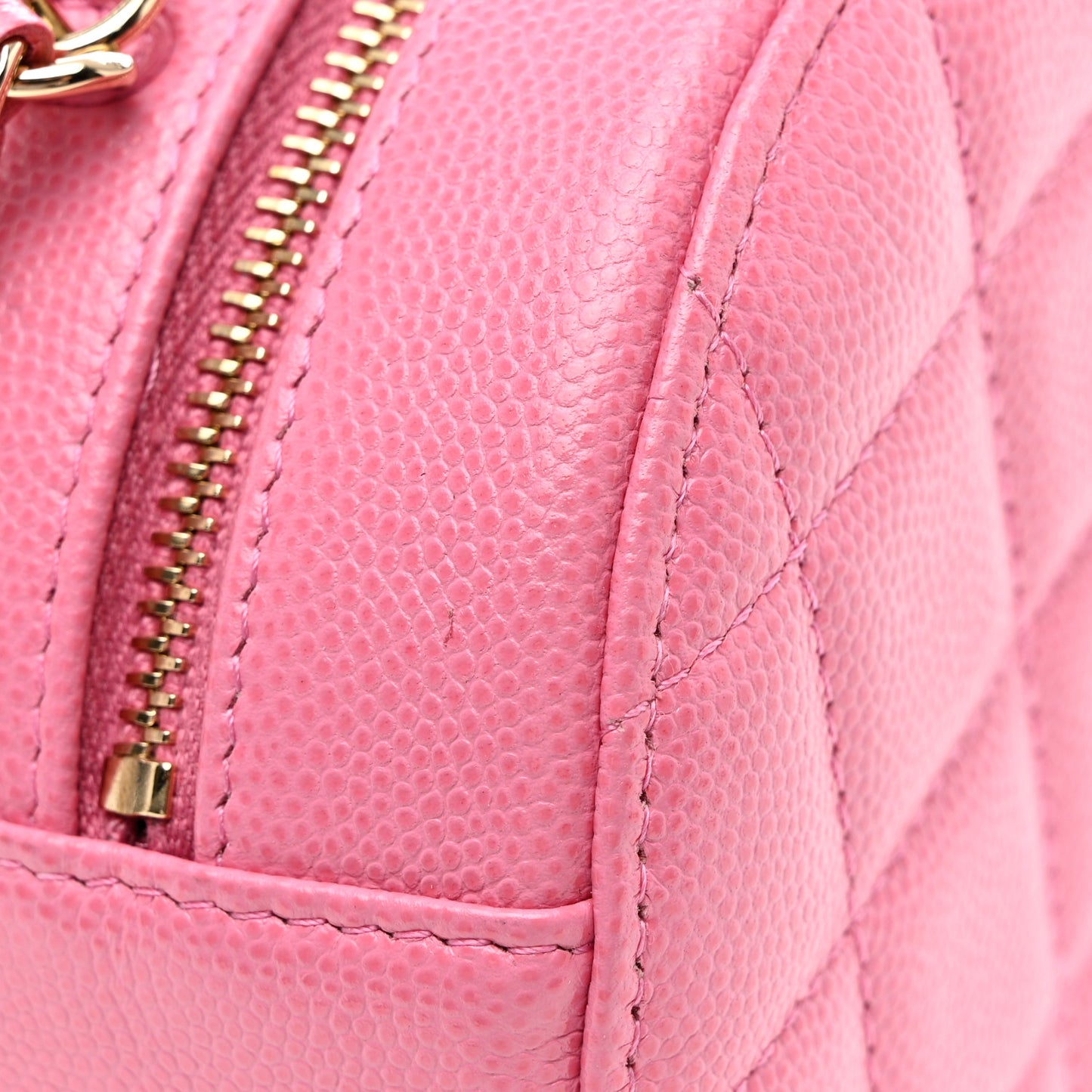 Caviar Quilted Crystal CC Round Clutch With Chain Pink