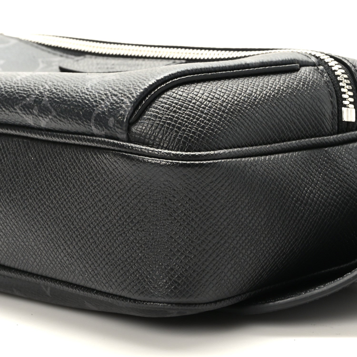 Louis Vuitton Taiga Monogram Outdoor Bumbag Black 9 of 9