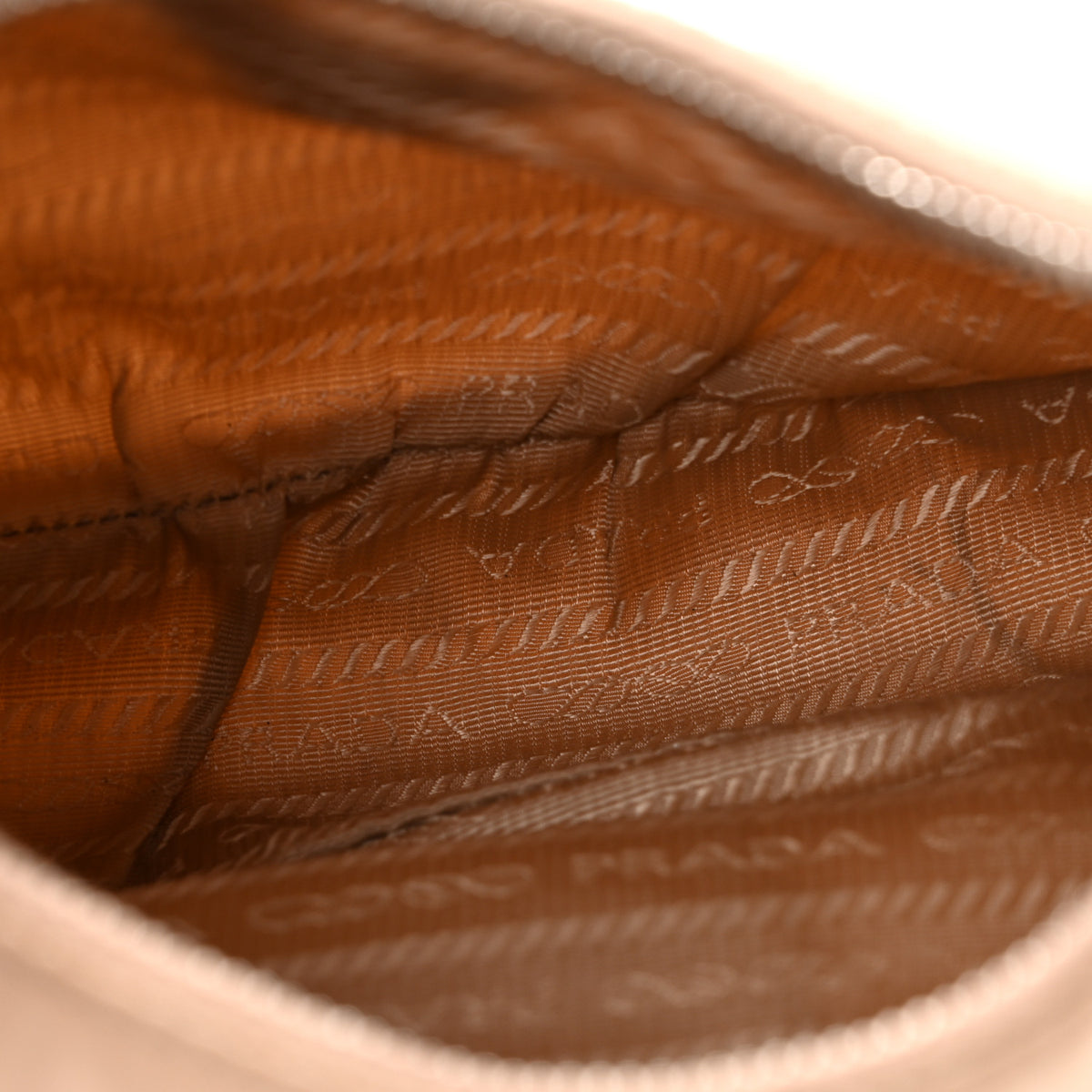 Tessuto Saffiano Re-Edition 2005 Shoulder Bag Cammeo