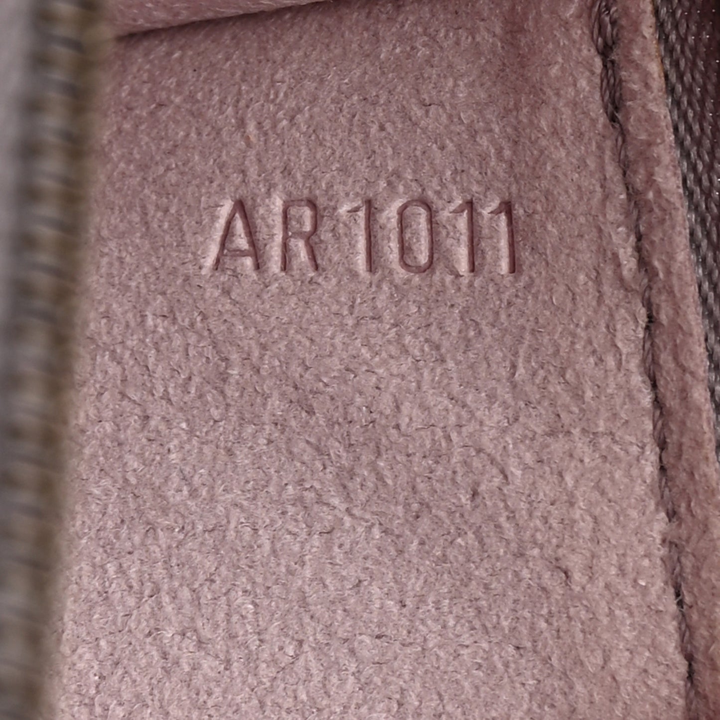 LOUIS VUITTON Epi Pochette Accessories 24 Lilac