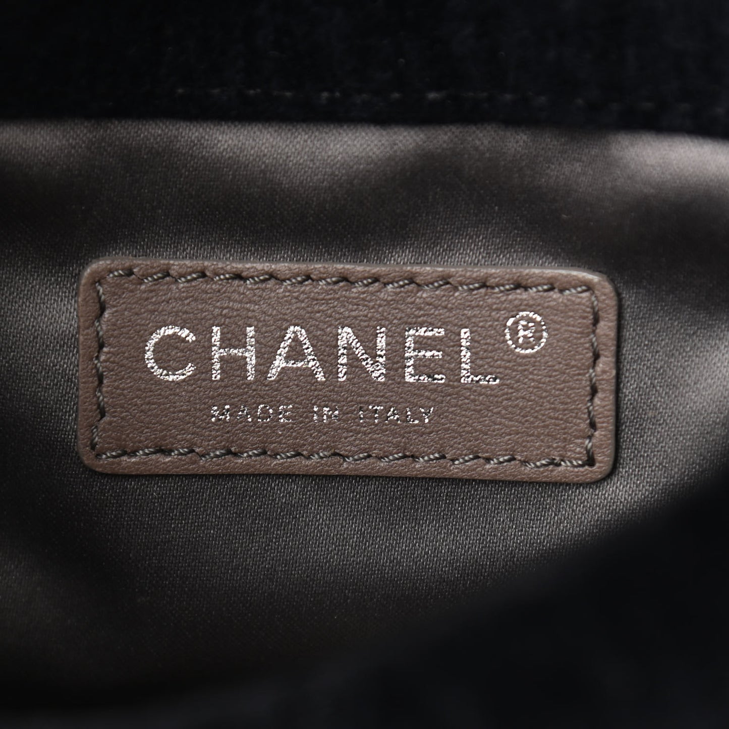 Velvet Mini Bubble Quilt Flap Black