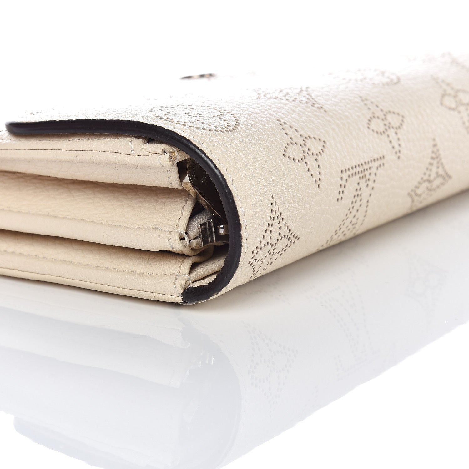 Louis Vuitton Mahina Iris Wallet NM Ivory 10 of 12