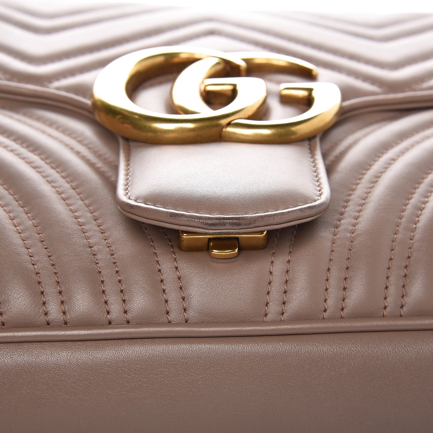 Calfskin Matelasse Medium GG Marmont Shoulder Bag Porcelain Rose