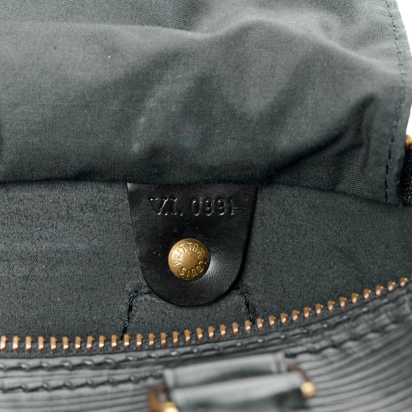 LOUIS VUITTON Epi Speedy 25 Black
